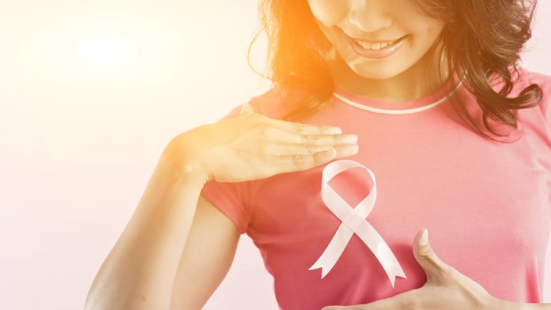 early signs of breast cancer